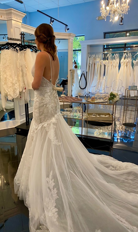 Essence of Australia - Leyla size 10 - $1400 - (50% OFF)