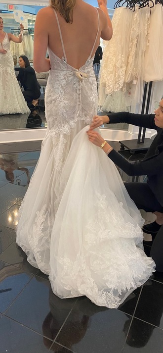 Essence of Australia - Leyla size 10 - $1400 - (50% OFF)