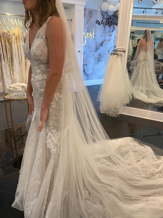 Essence of Australia - Leyla size 10 - $1400 - (50% OFF)
