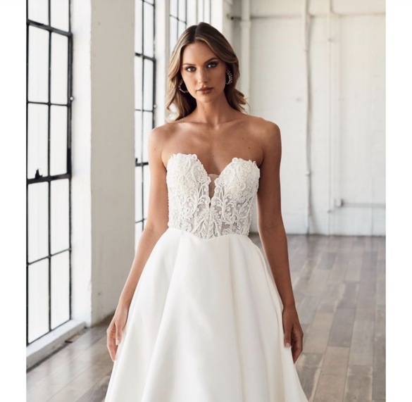 Madi lane - Nariah  size 18 - $800 - (54% OFF)