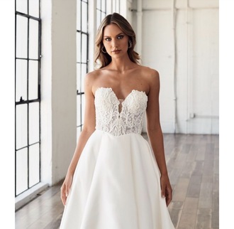 Madi lane - Nariah  size 18 - $800 - (54% OFF)