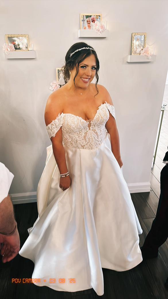 Madi lane - Nariah  size 18 - $800 - (54% OFF)