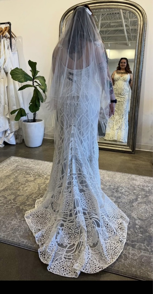 Rue de Seine - Alba size 16 w/ size 10 Sea Mist sleeves size 16 - $2850 - (11% OFF)