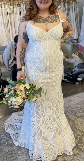 Rue de Seine - Alba size 16 w/ size 10 Sea Mist sleeves size 16 - $2850 - (11% OFF)