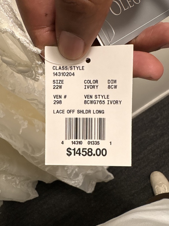 Oleg Cassini - 8CWG765 size 22 - $850 - (47% OFF)
