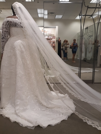 Oleg Cassini - 8CWG765 size 22 - $850 - (47% OFF)