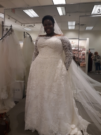 Oleg Cassini - 8CWG765 size 22 - $850 - (47% OFF)