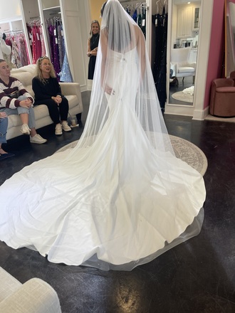 Robert bullock - Modern fit and flare gown with train size 6 - $2100 - (29% OFF)