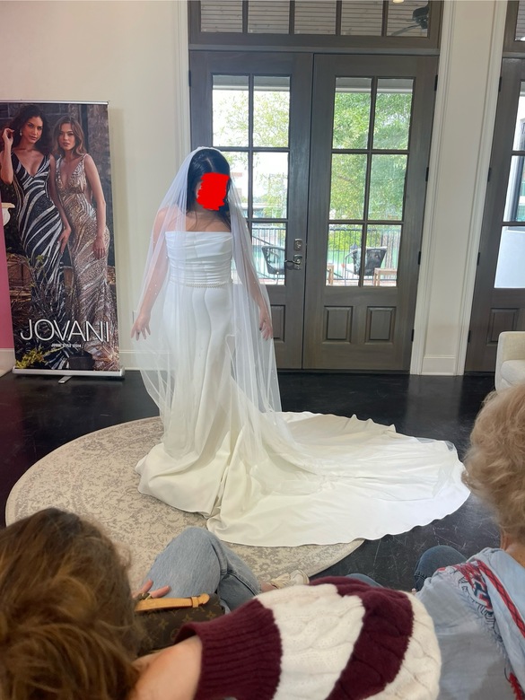 Robert bullock - Modern fit and flare gown with train size 6 - $2100 - (29% OFF)