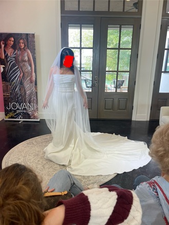 Robert bullock - Modern fit and flare gown with train size 6 - $2100 - (29% OFF)