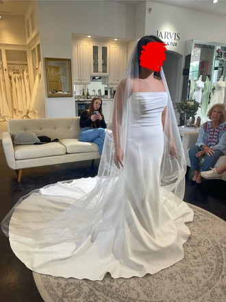 Robert bullock - Modern fit and flare gown with train size 6 - $2100 - (29% OFF)