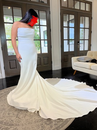 Robert bullock - Modern fit and flare gown with train size 6 - $2100 - (29% OFF)