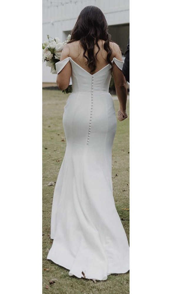 Suzanne Neville - Calla size 10 - $1600 - (69% OFF)