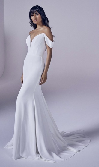 Suzanne Neville - Calla size 10 - $1600 - (69% OFF)
