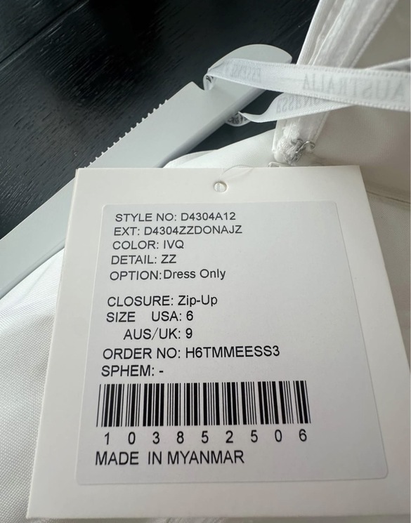 Essence of australia - D4304 size 6 - $2000 - (31% OFF)
