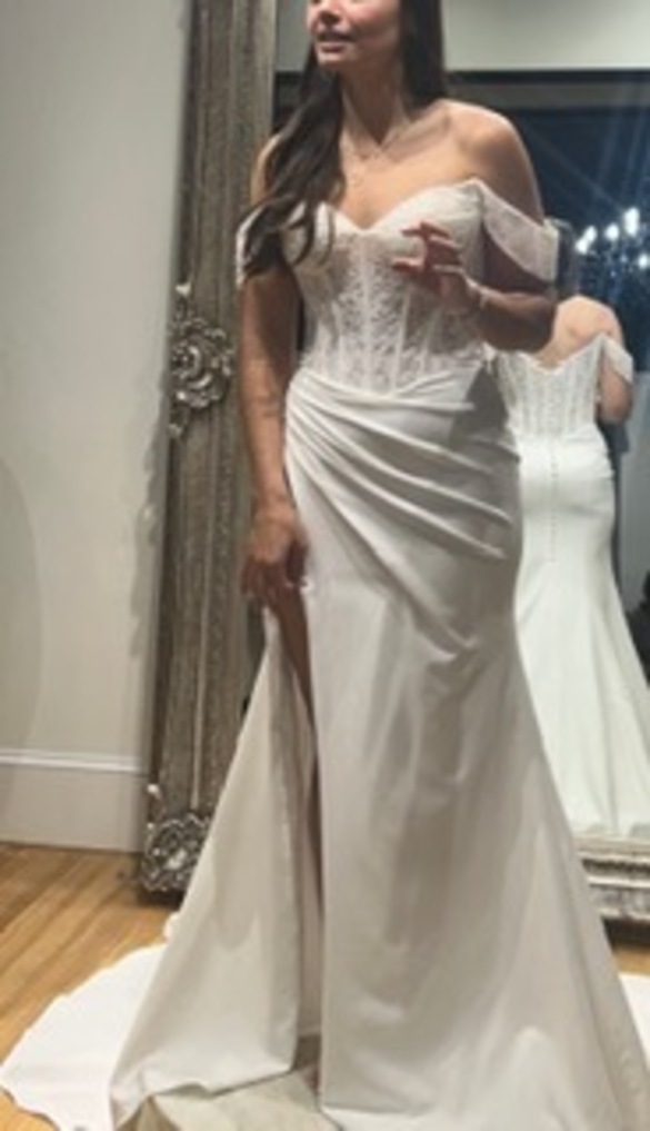 Alexandra's Bridal Boutique - NAVI size 14 - $1700 - (32% OFF)