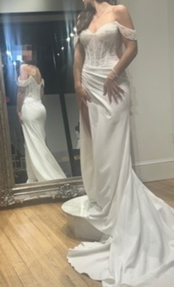 Alexandra's Bridal Boutique - NAVI size 14 - $1700 - (32% OFF)