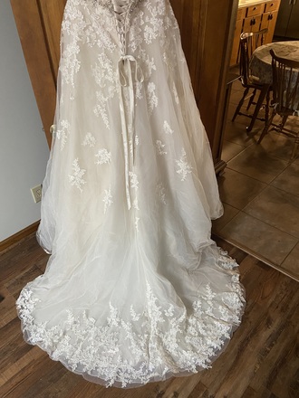 Essence of Australia - D2000DMLU size 18 - $850 - (72% OFF)