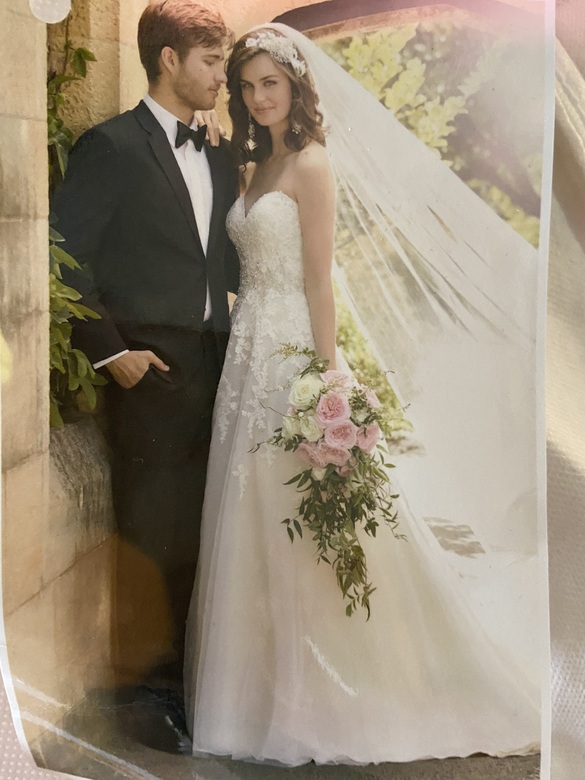 Essence of Australia - D2000DMLU size 18 - $850 - (72% OFF)