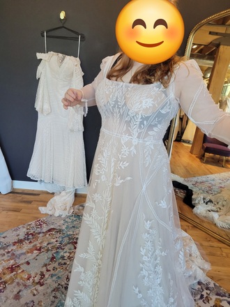 EvieEvie Young  - Zari EY370  size 20 - $975 - (19% OFF)