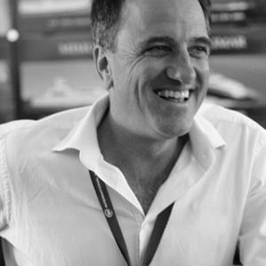 Kevin Bonnie Photo 2514 Side