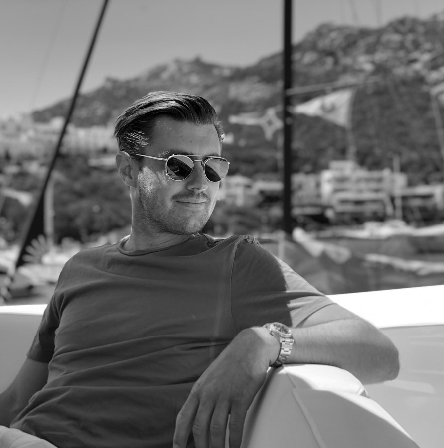 Max Minarek Photo 28213 Side