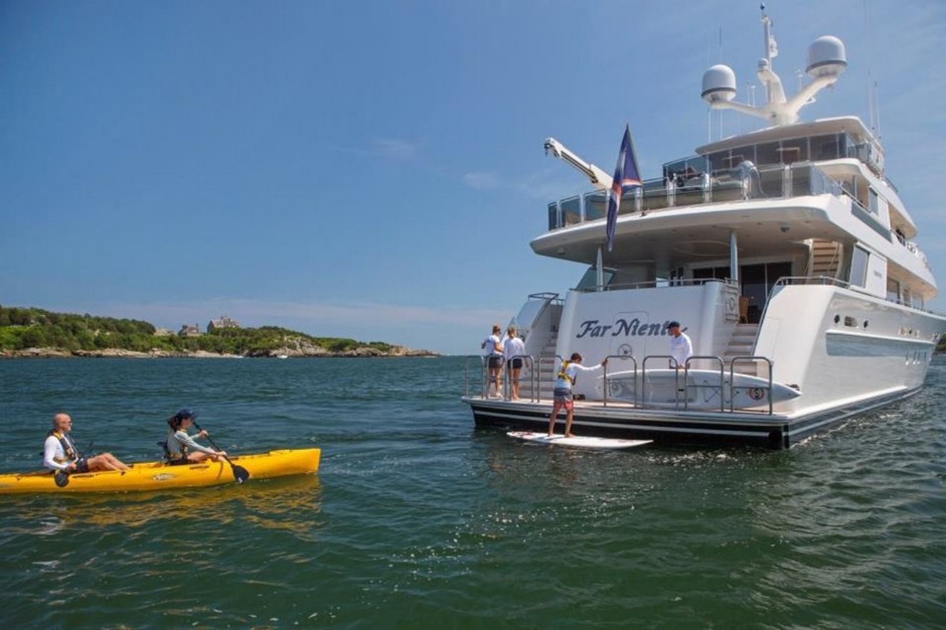https://s3.amazonaws.com/boss.yatco.com/ForCharter/Vessel/Photo/1828/large_12441.jpg