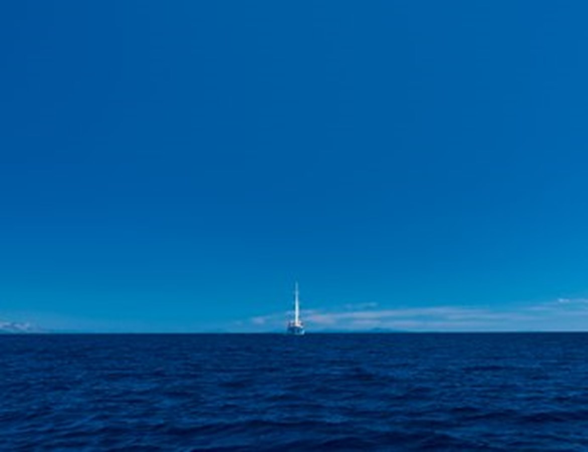 https://s3.amazonaws.com/boss.yatco.com/ForCharter/Vessel/Photo/3120/large_24088.jpg