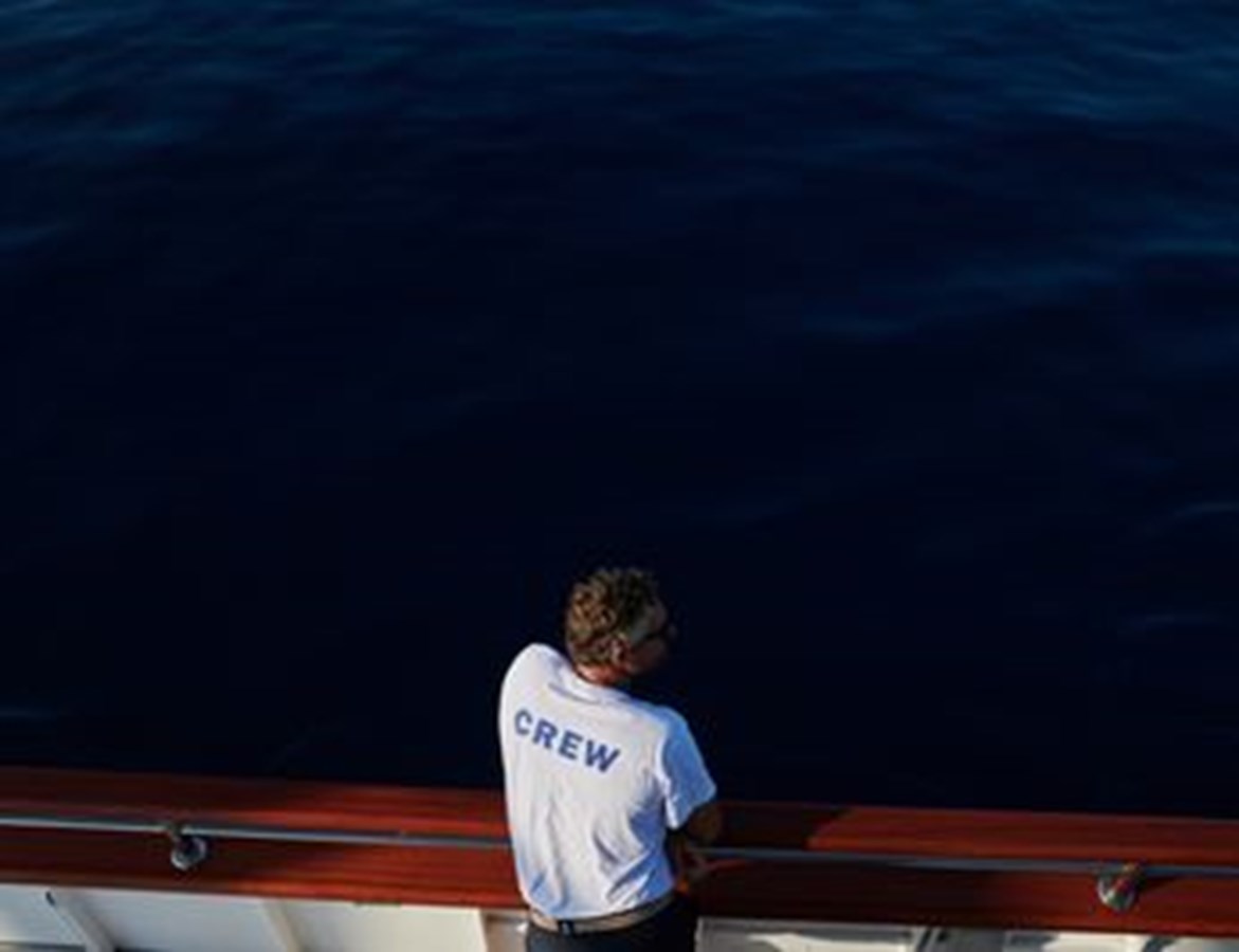 https://s3.amazonaws.com/boss.yatco.com/ForCharter/Vessel/Photo/3120/large_24095.jpg