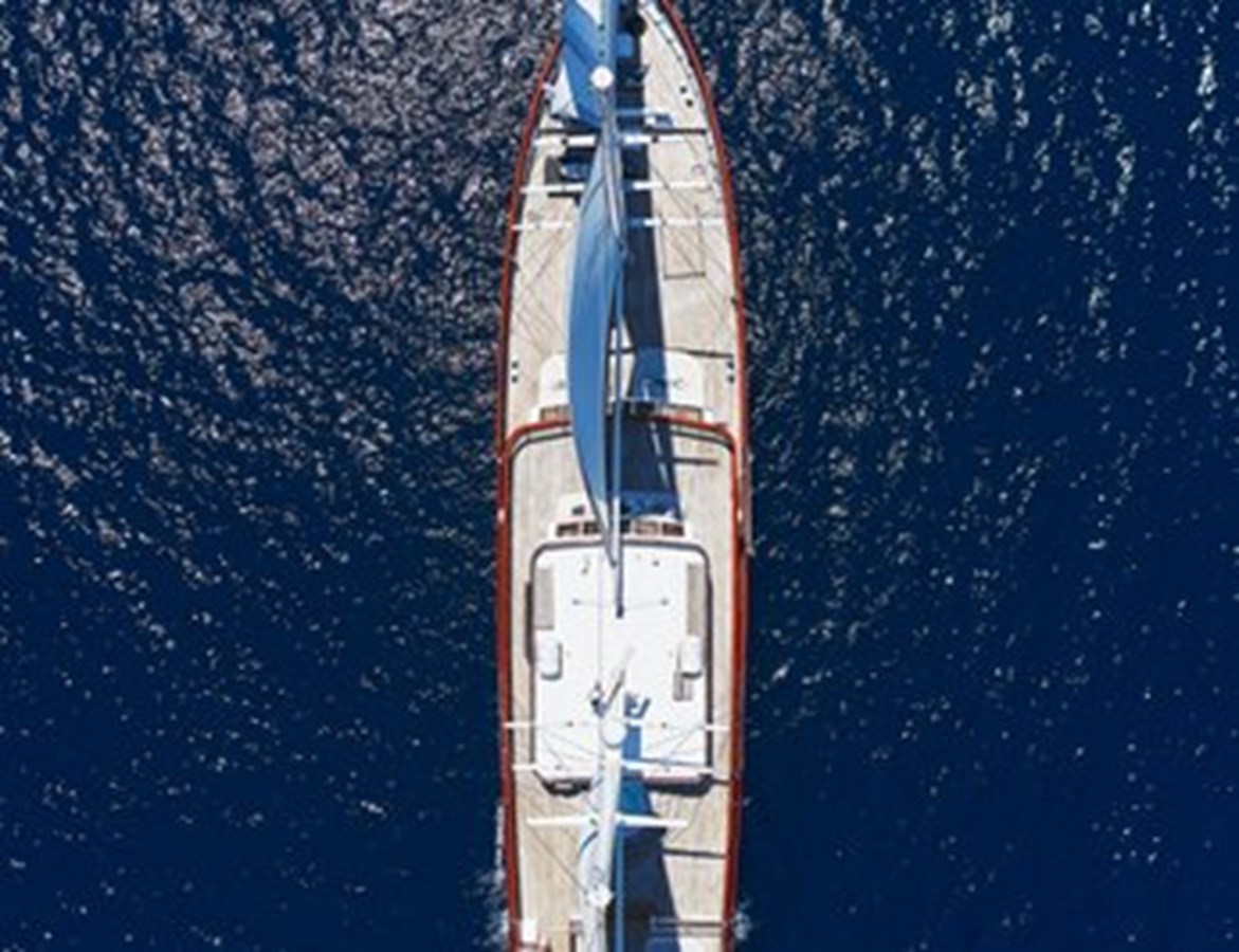 https://s3.amazonaws.com/boss.yatco.com/ForCharter/Vessel/Photo/3120/large_24150.jpg