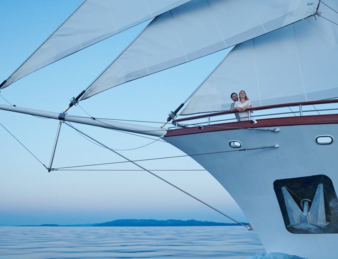 https://s3.amazonaws.com/boss.yatco.com/ForCharter/Vessel/Photo/3120/large_24152.jpg