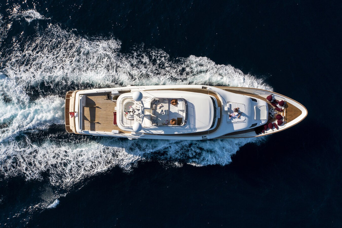 https://s3.amazonaws.com/boss.yatco.com/ForCharter/Vessel/Photo/3150/large_23148.jpg