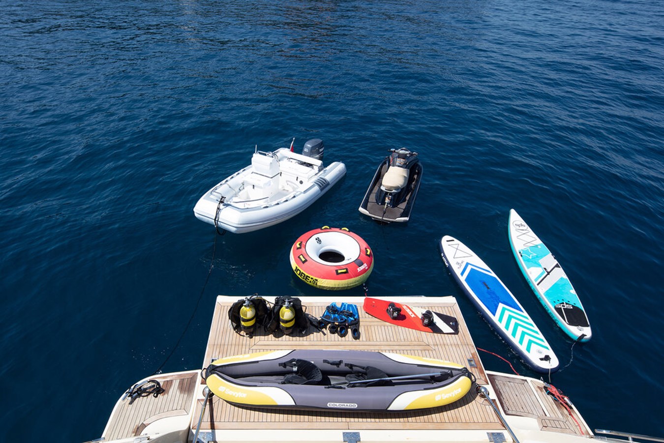 https://s3.amazonaws.com/boss.yatco.com/ForCharter/Vessel/Photo/3150/large_23150.jpg