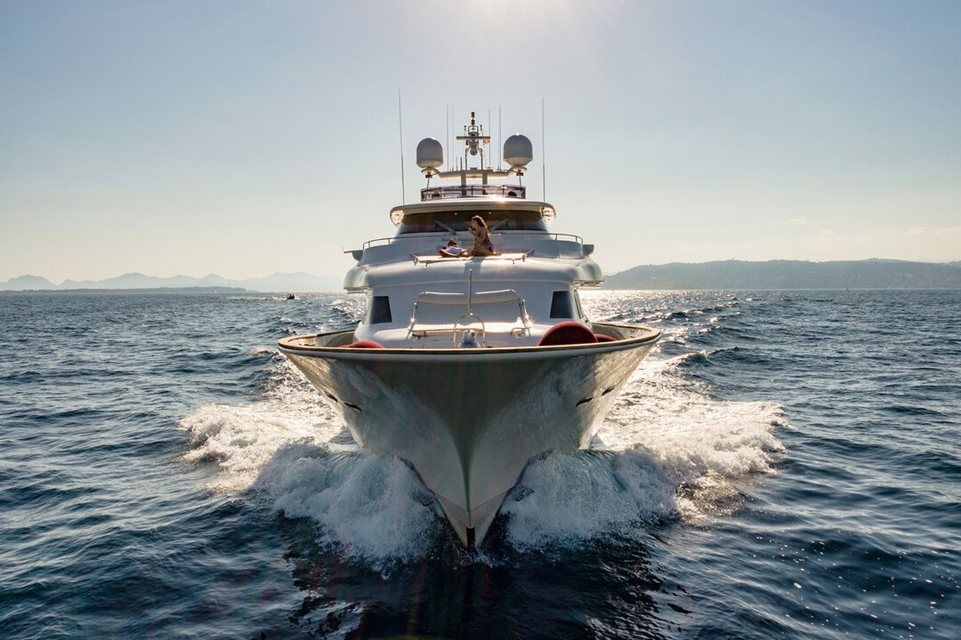 https://s3.amazonaws.com/boss.yatco.com/ForCharter/Vessel/Photo/3150/large_23159.jpg