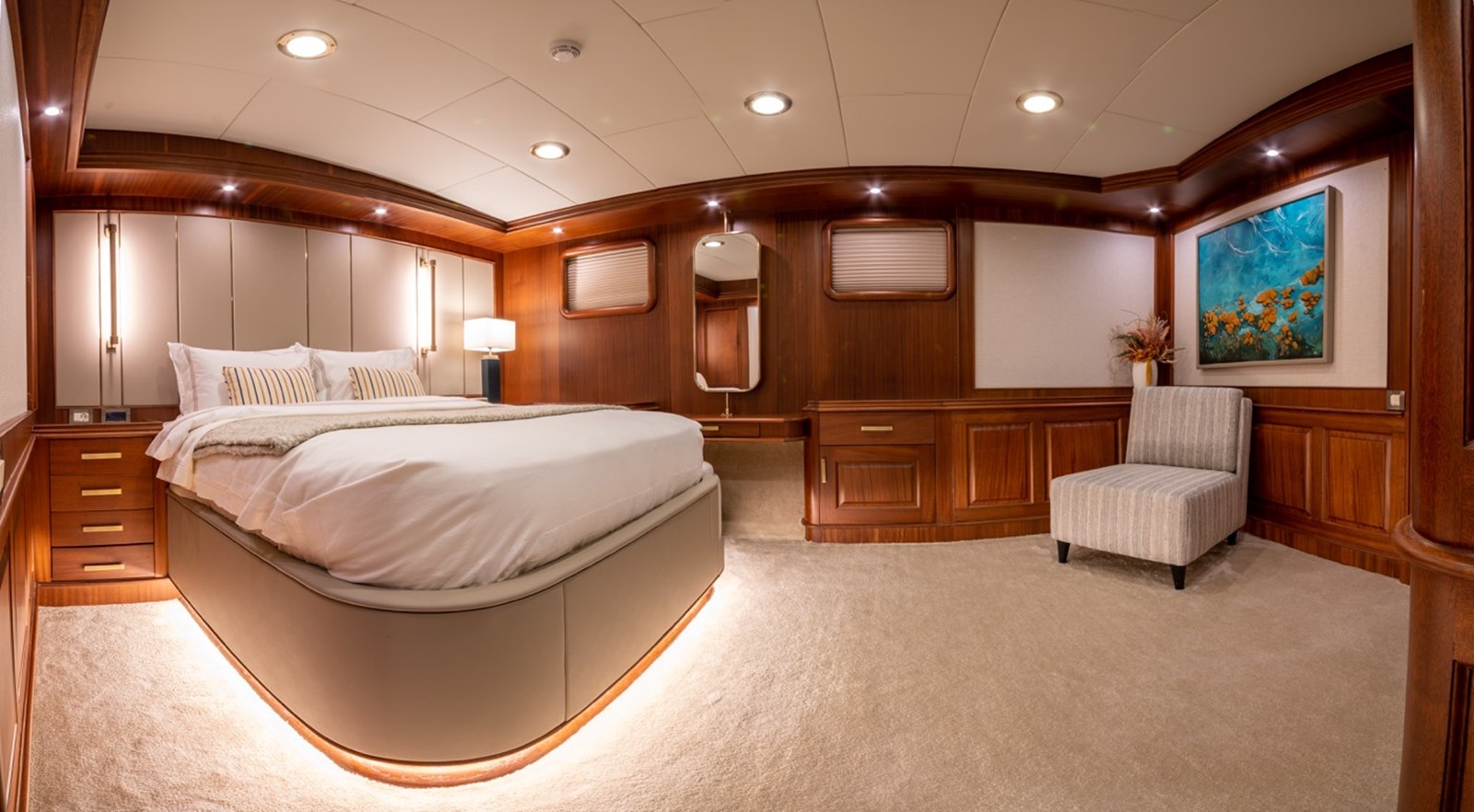 https://s3.amazonaws.com/boss.yatco.com/ForCharter/Vessel/Photo/3310/large_29173.jpg