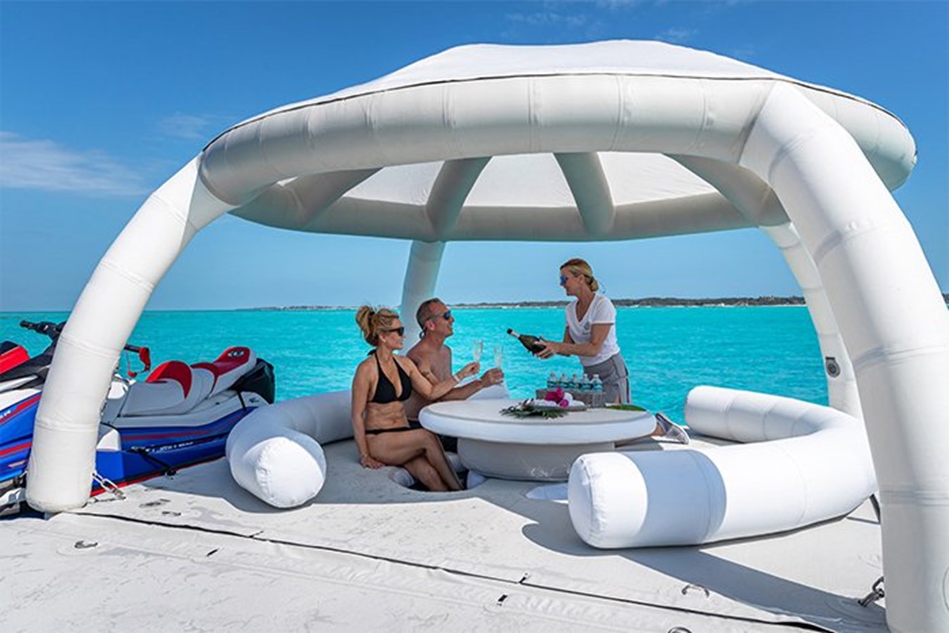 https://s3.amazonaws.com/boss.yatco.com/ForCharter/Vessel/Photo/3384/large_31504.jpg