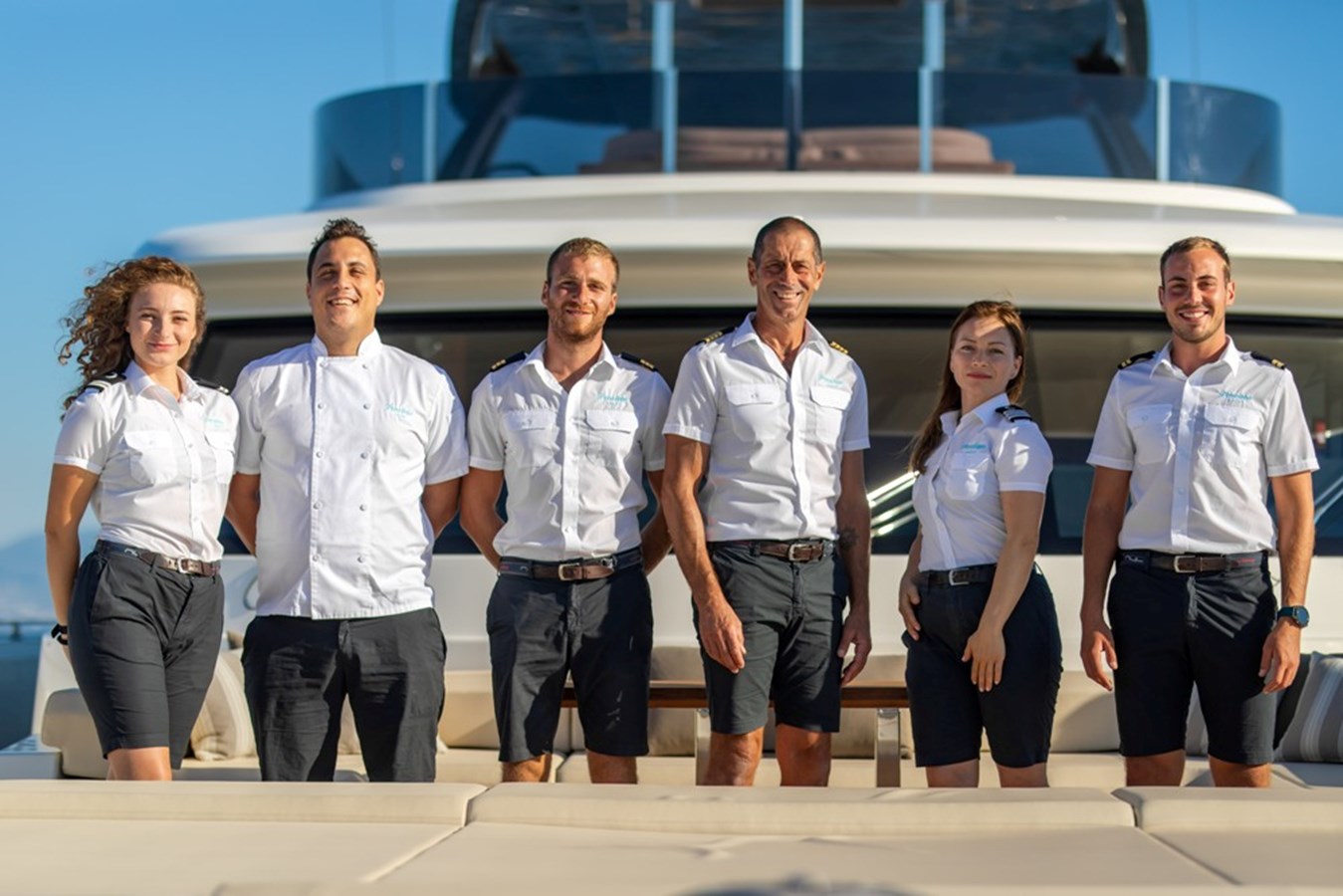 https://s3.amazonaws.com/boss.yatco.com/ForCharter/Vessel/Photo/3428/large_34286.jpg
