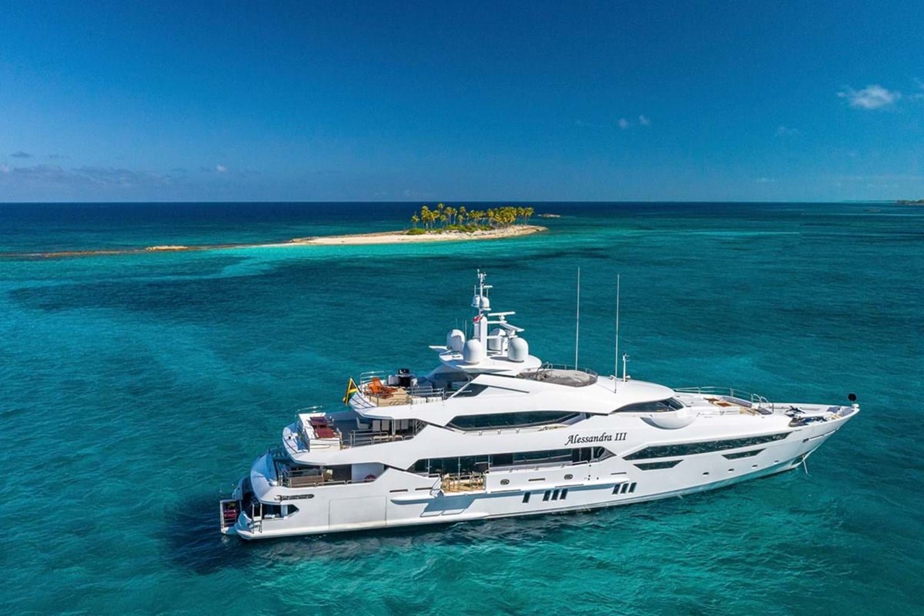 https://s3.amazonaws.com/boss.yatco.com/ForCharter/Vessel/Photo/3797/large_40788.jpg