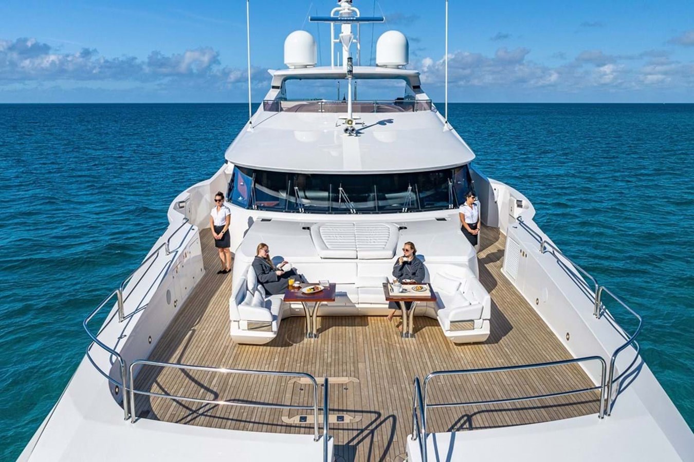 https://s3.amazonaws.com/boss.yatco.com/ForCharter/Vessel/Photo/3797/large_40792.jpg