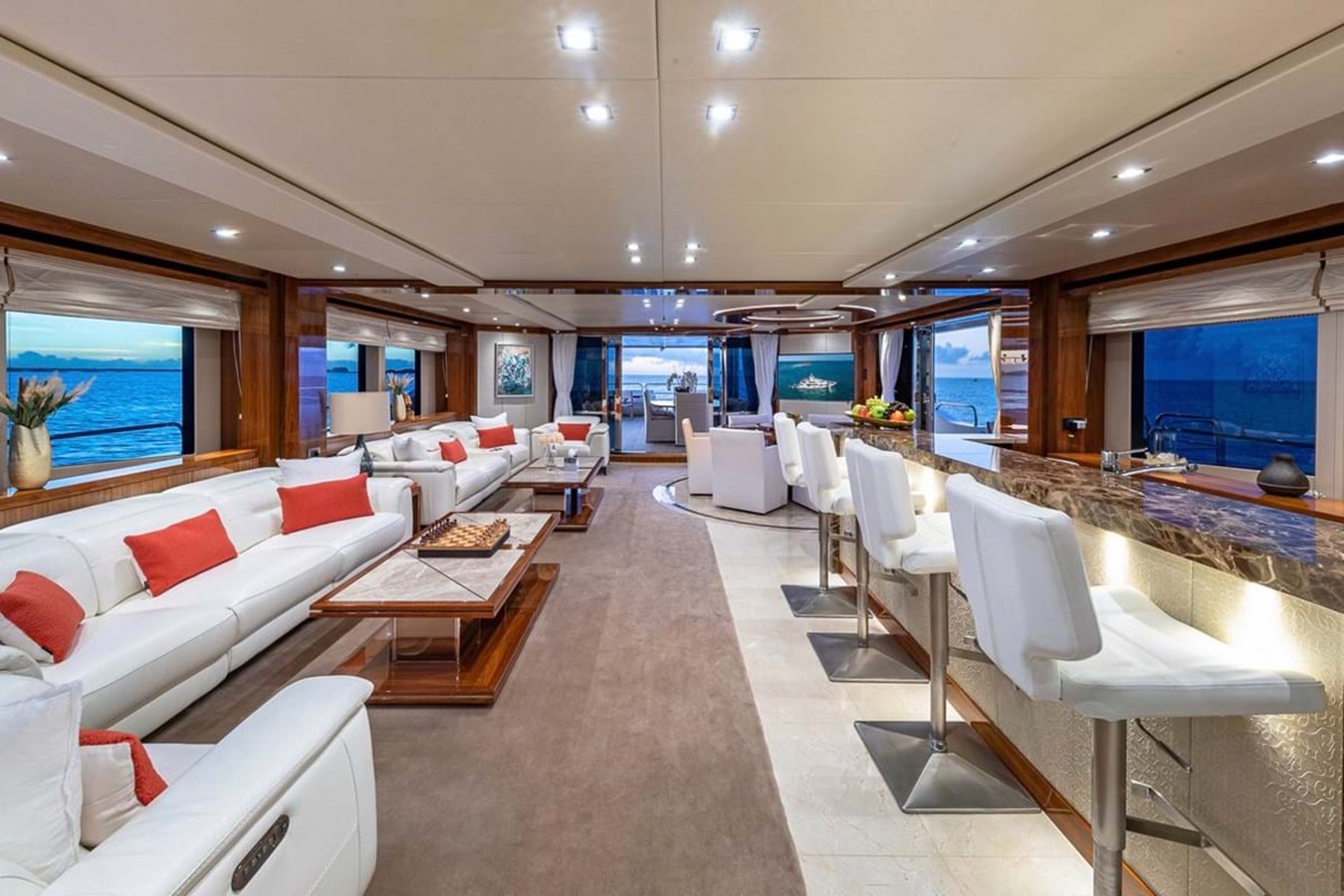 https://s3.amazonaws.com/boss.yatco.com/ForCharter/Vessel/Photo/3797/large_40838.jpg