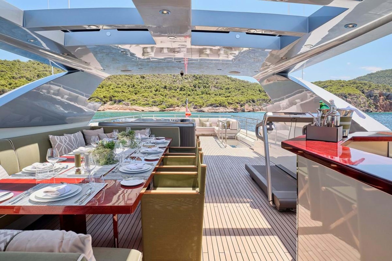 https://s3.amazonaws.com/boss.yatco.com/ForCharter/Vessel/Photo/3799/large_40917.jpg