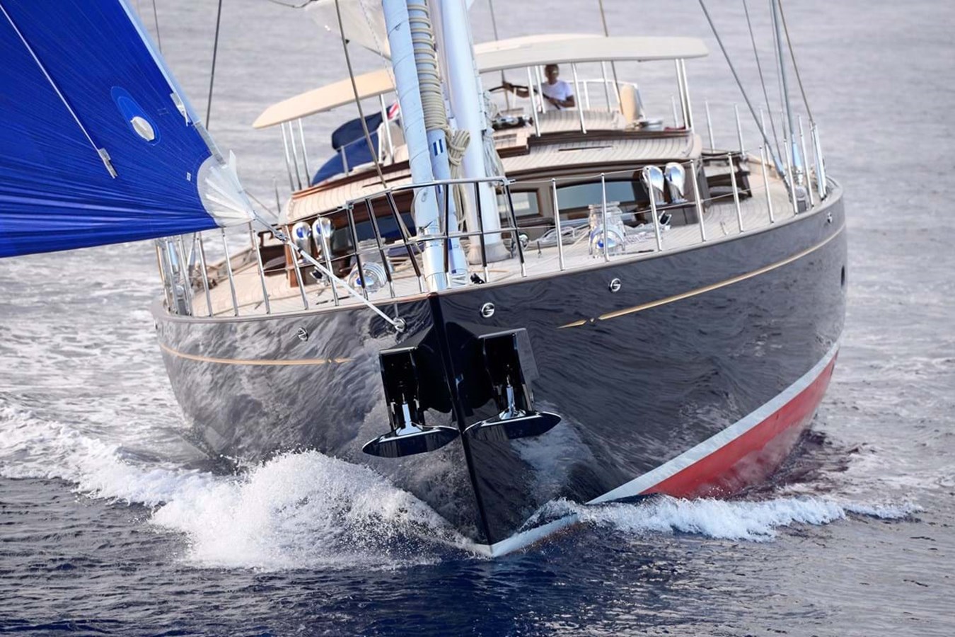 https://s3.amazonaws.com/boss.yatco.com/ForCharter/Vessel/Photo/3808/large_41127.jpg