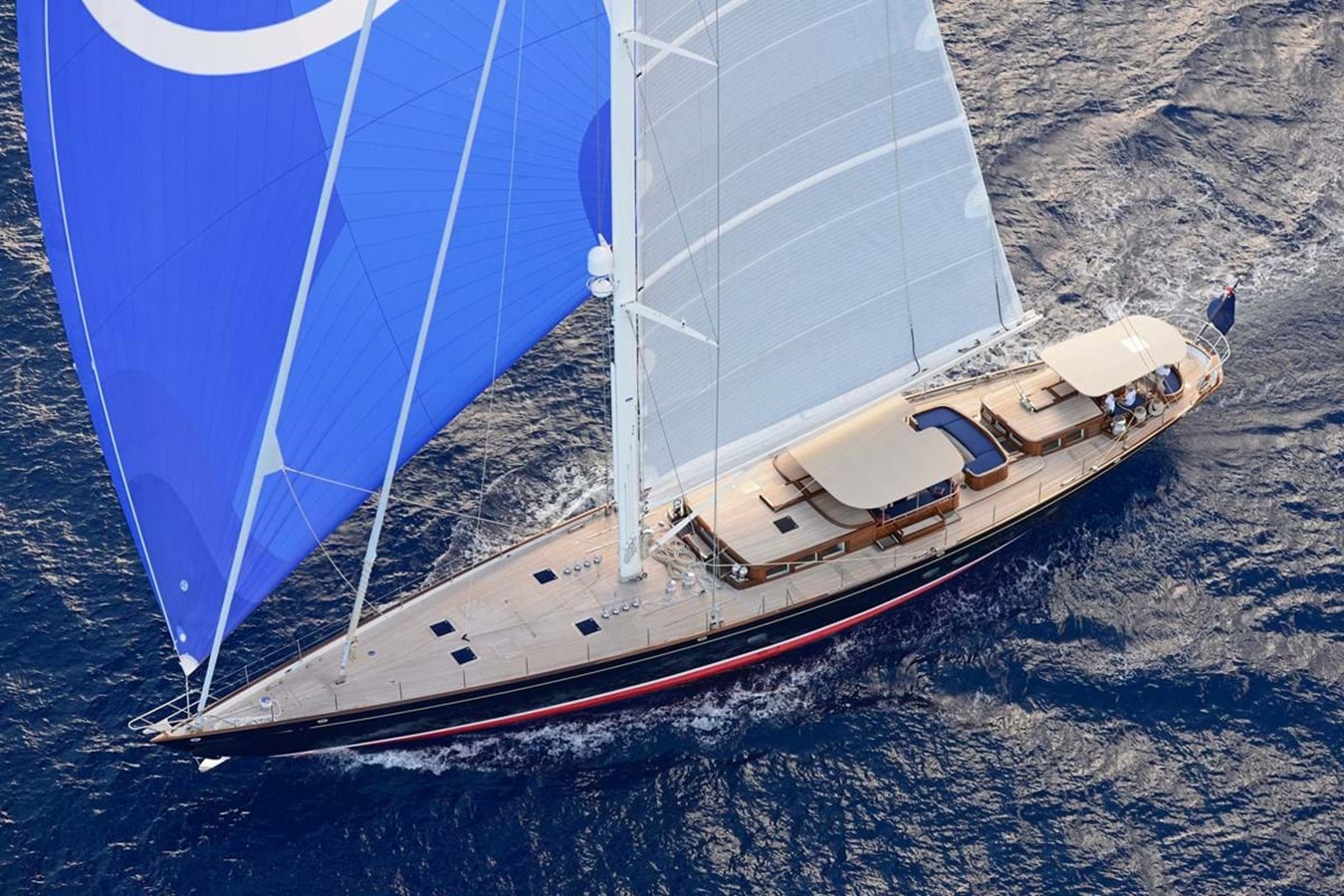 https://s3.amazonaws.com/boss.yatco.com/ForCharter/Vessel/Photo/3808/large_41128.jpg