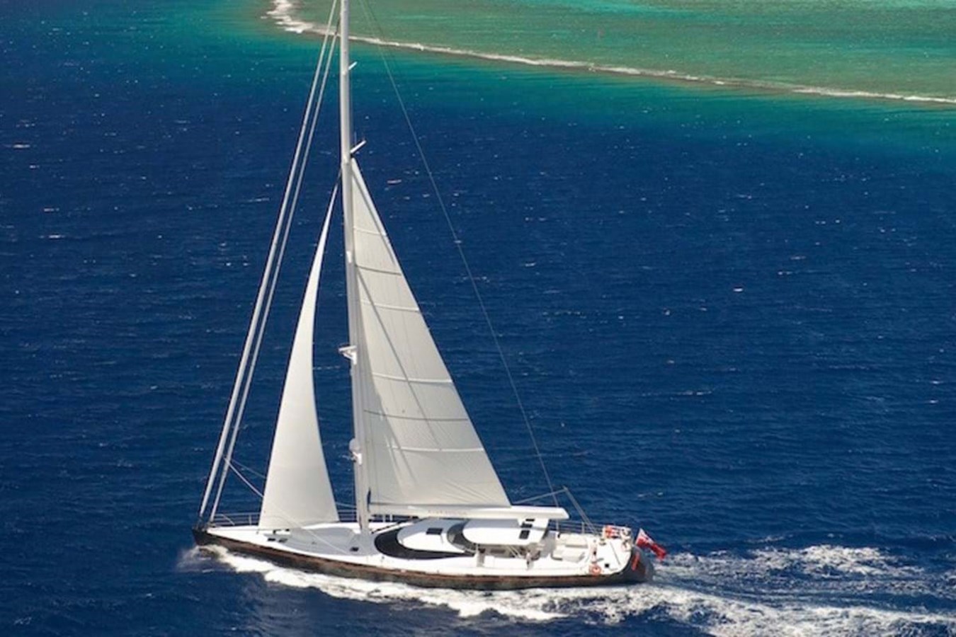 https://s3.amazonaws.com/boss.yatco.com/ForCharter/Vessel/Photo/3826/large_41755.jpg
