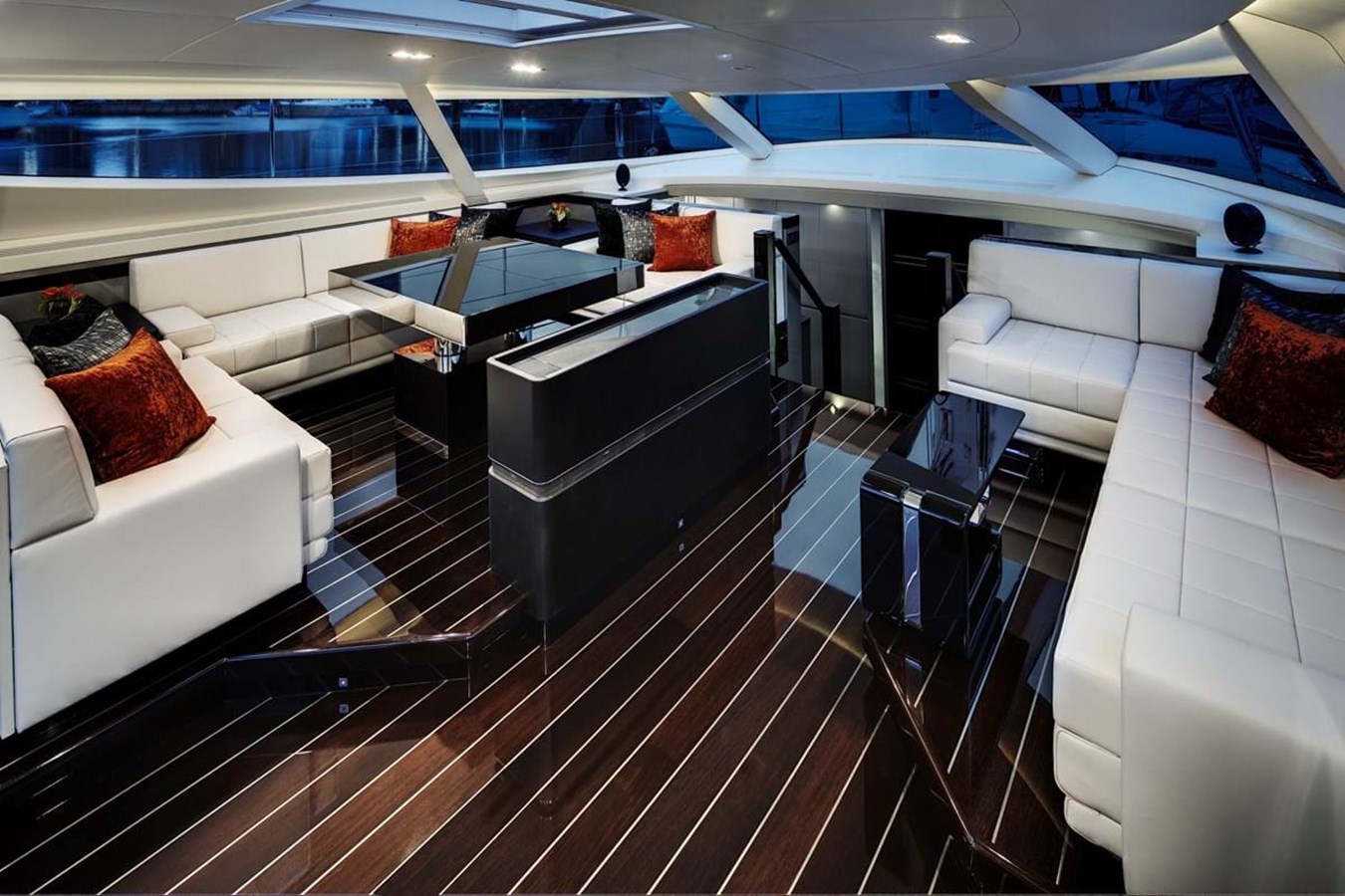 https://s3.amazonaws.com/boss.yatco.com/ForCharter/Vessel/Photo/3826/large_41764.jpg