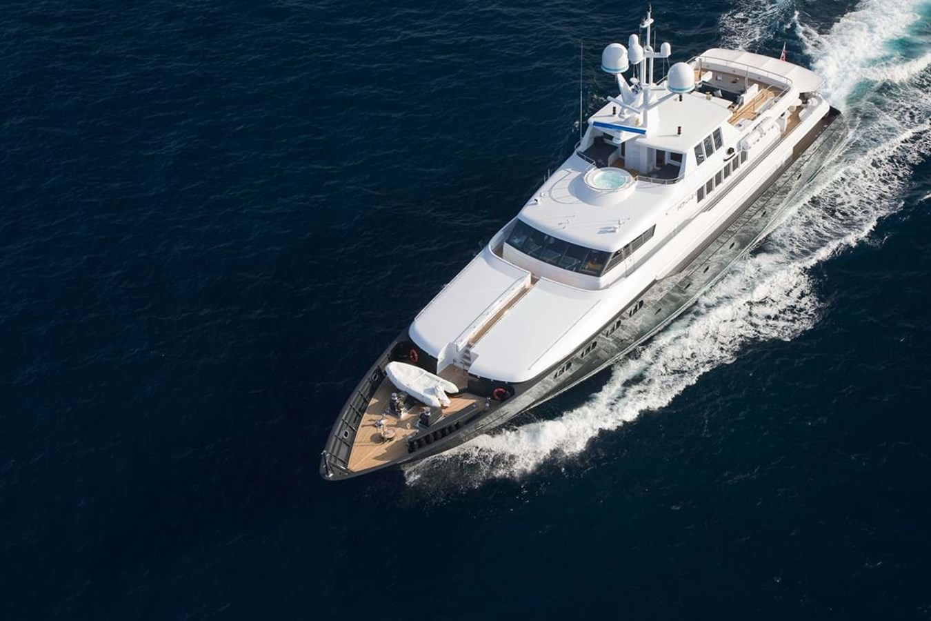 https://s3.amazonaws.com/boss.yatco.com/ForCharter/Vessel/Photo/3834/large_42213.jpg