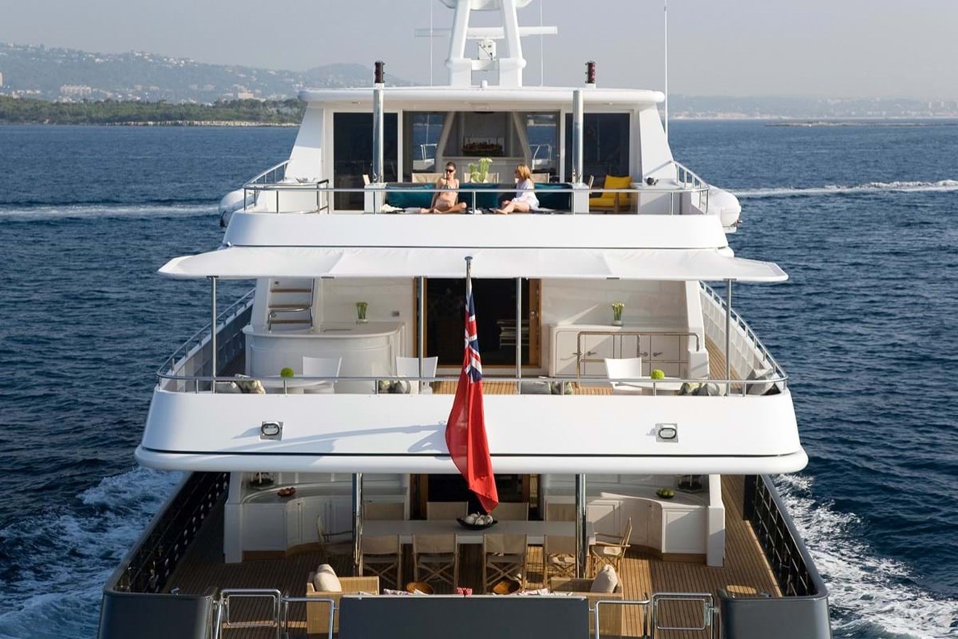 https://s3.amazonaws.com/boss.yatco.com/ForCharter/Vessel/Photo/3834/large_42214.jpg