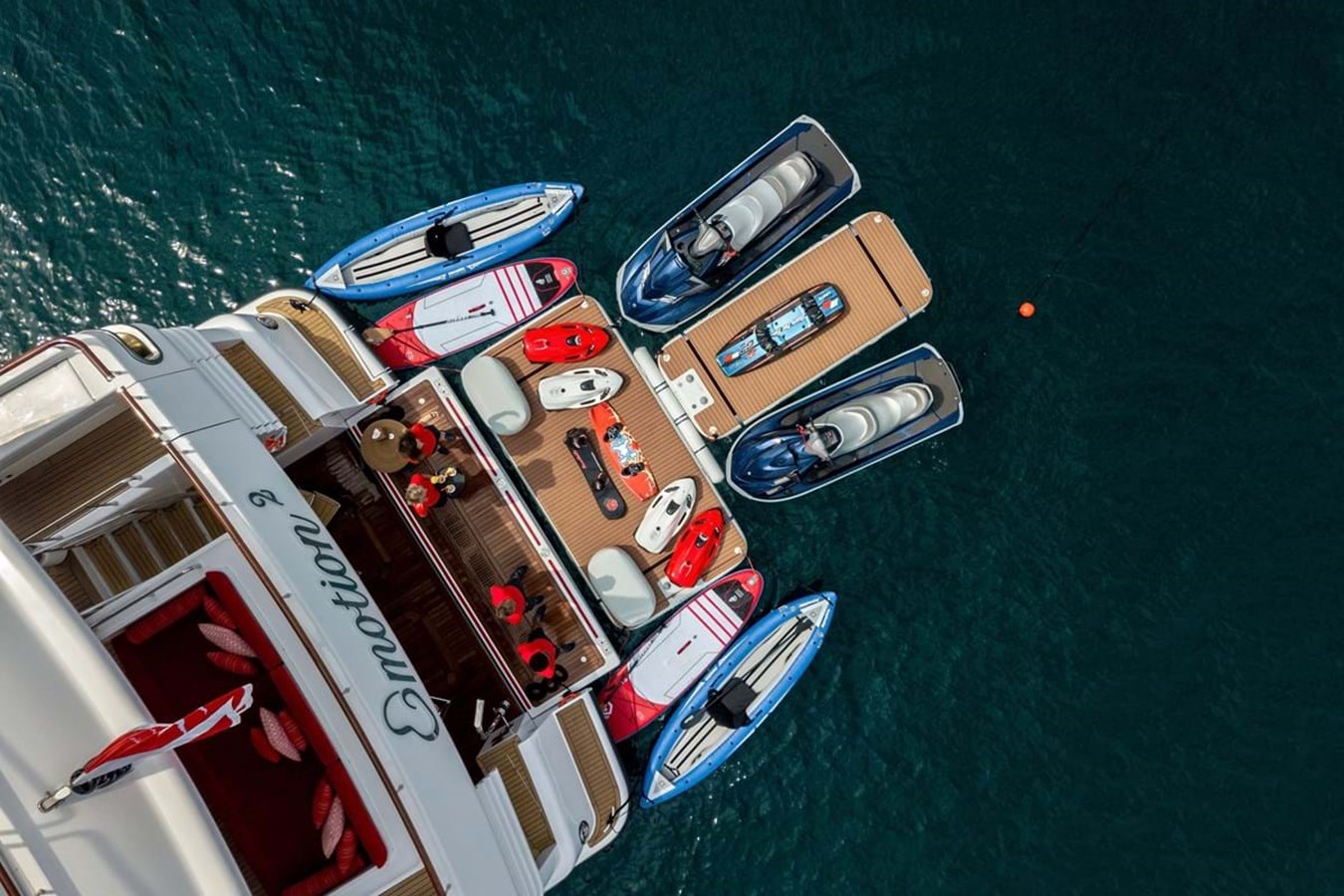 https://s3.amazonaws.com/boss.yatco.com/ForCharter/Vessel/Photo/3841/large_42678.jpg