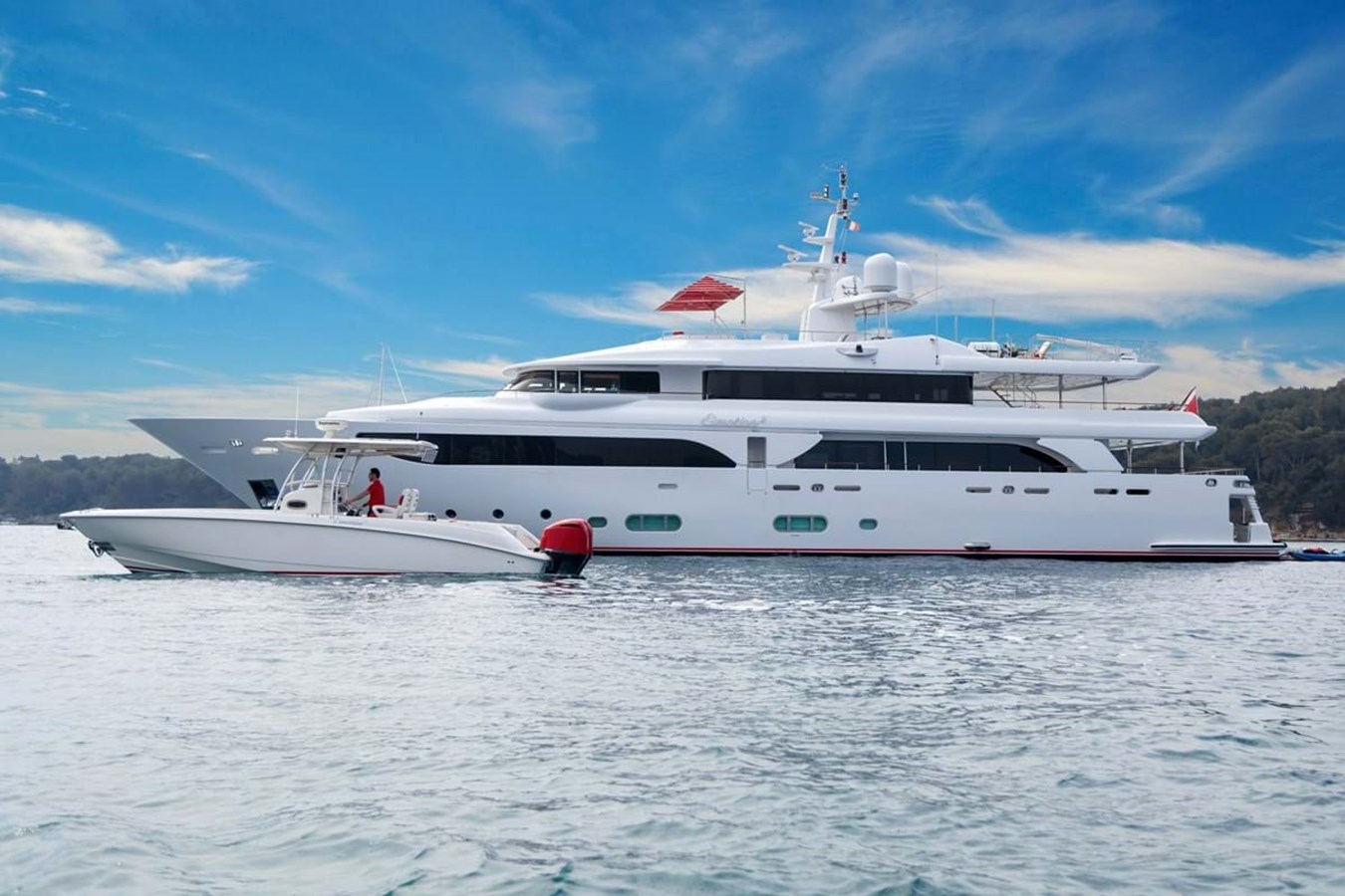 https://s3.amazonaws.com/boss.yatco.com/ForCharter/Vessel/Photo/3841/large_42703.jpg