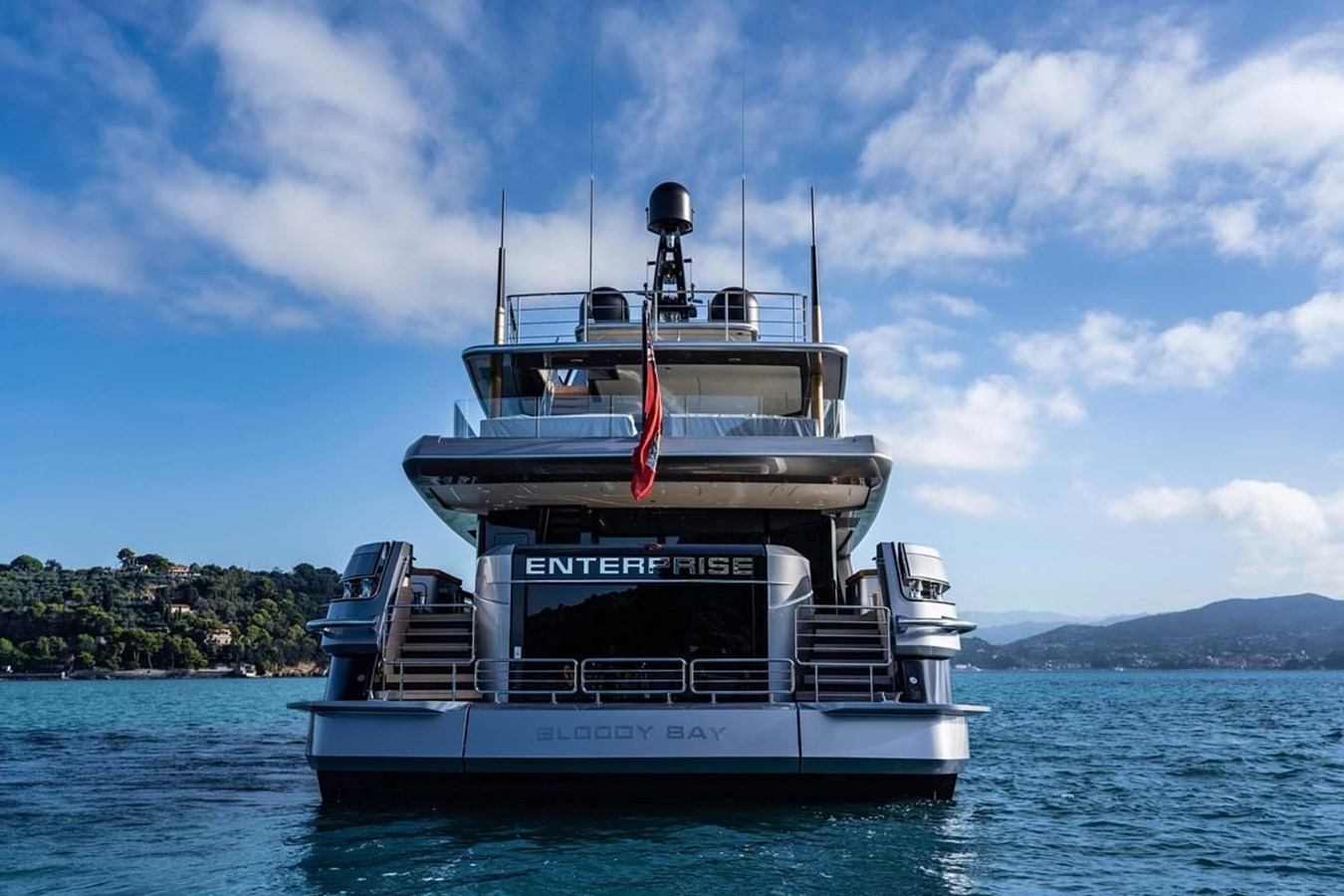 https://s3.amazonaws.com/boss.yatco.com/ForCharter/Vessel/Photo/3842/large_42855.jpg